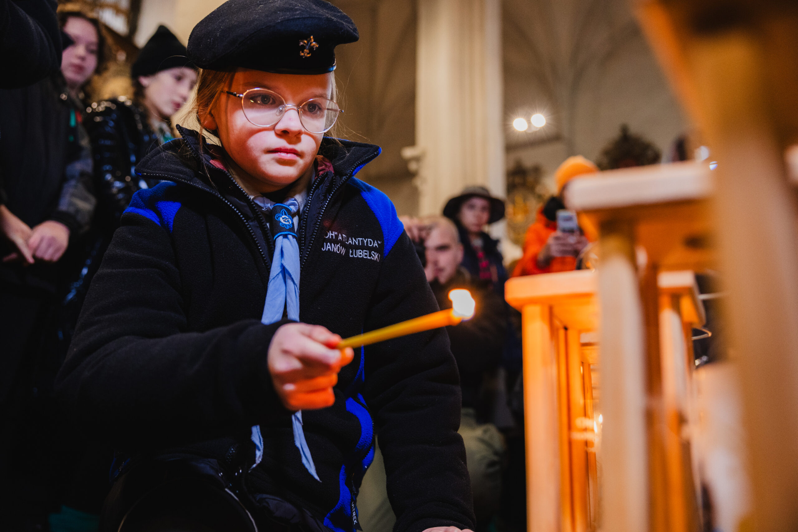 moment odpalenia Betlejemskiego Światła Pokoju