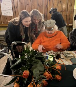 Nieść chętną pomoc bliźnim – służba 14 Drużyny Wędrowniczej „Monoceros” i wsparcie seniorów