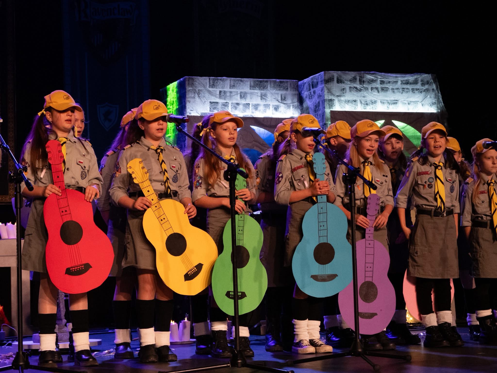 Harcerski festiwal artystyczny jako przestrzeń rozwoju młodzieży. Zobacz, jak festiwale ZHP łączą sztukę, wychowanie i wartości.